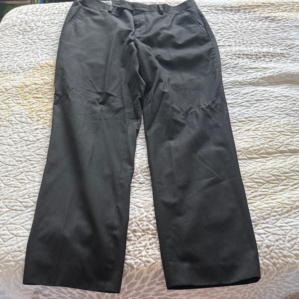 New Van Heusen Classic Black Dress Pants 30x32 - Picture 1 of 6